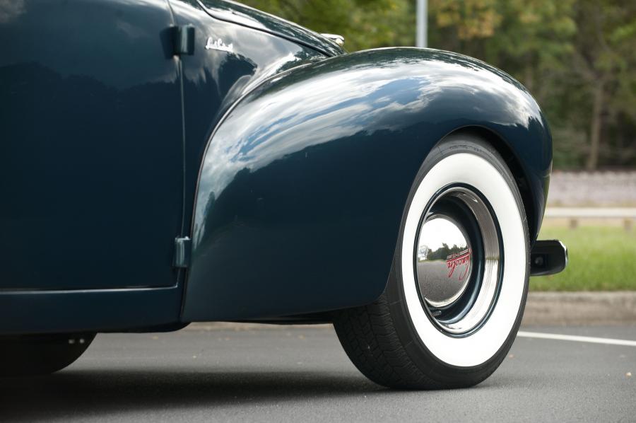  Lincoln Continental Resto-Rod Coupe 1941 года  (фото 12 из 18)